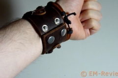 EM-Reviews_Brazalete_Hombre_Cuero_Cruz_Alemana3157