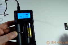 EM-Reviews_Cargador_de_bateria_USB_Pantalla_LCD_iEGrow6208