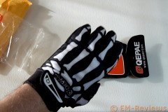 EM-Reviews_Guantes_esqueleto_Moto2153
