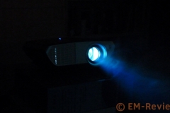 EM-Reviews_Proyector_Yipin1888