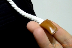 EM-Reviews_Sudadera_negra_con_cuello_alto_de_mujer_AUXO6226