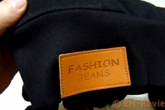 EM-Reviews_Sudadera_negra_con_cuello_alto_de_mujer_AUXO6229