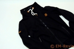 EM-Reviews_Sudadera_negra_con_cuello_alto_de_mujer_AUXO6230