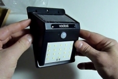 EM-Reviews_Vodool_20_LED_Impermeable_Lampara_de_pared0130